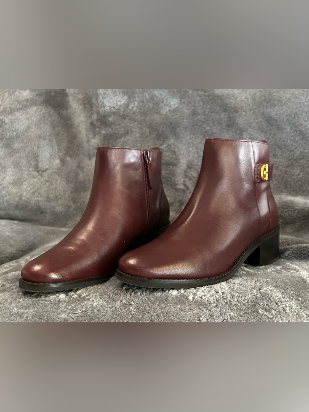 Cole Haan Holis Women’s Burgundy Leather Ankle Boots Zip sides Gold hardware 6.5